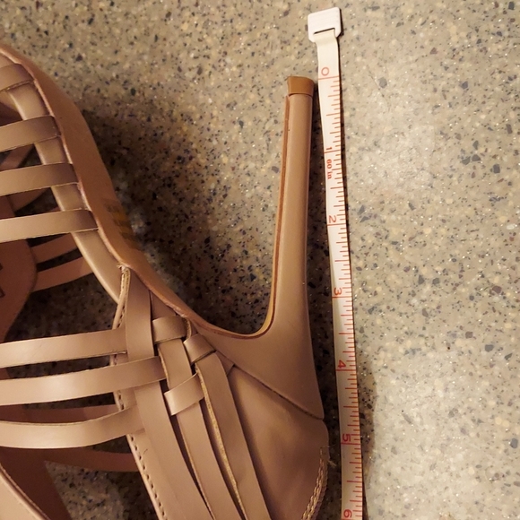 High Heels - Picture 6 of 6